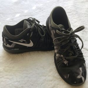 Nike camo shoes